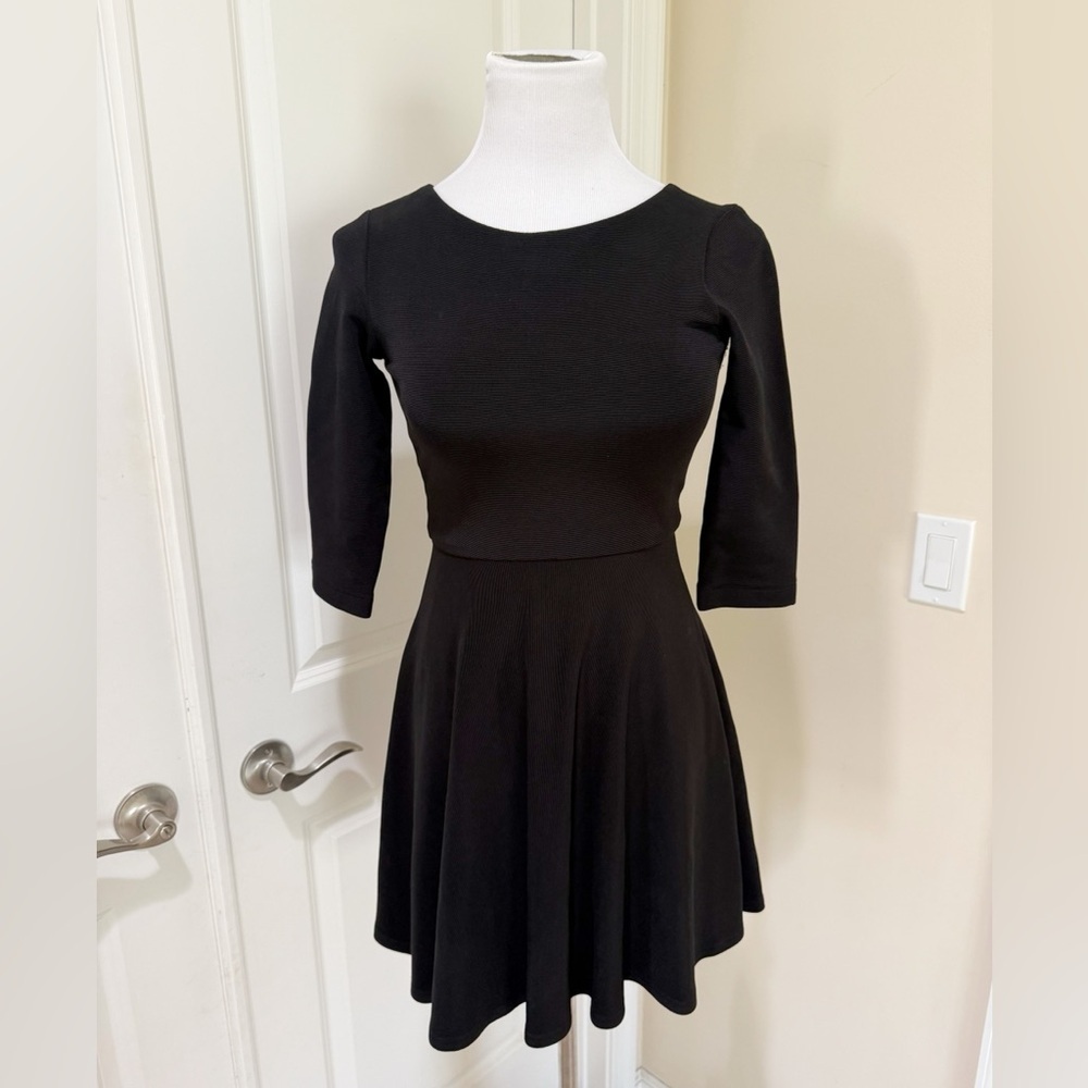 Alice + Olivia Employed 3/4 Sleeve Skater Classic Black Mini Dress Size 0